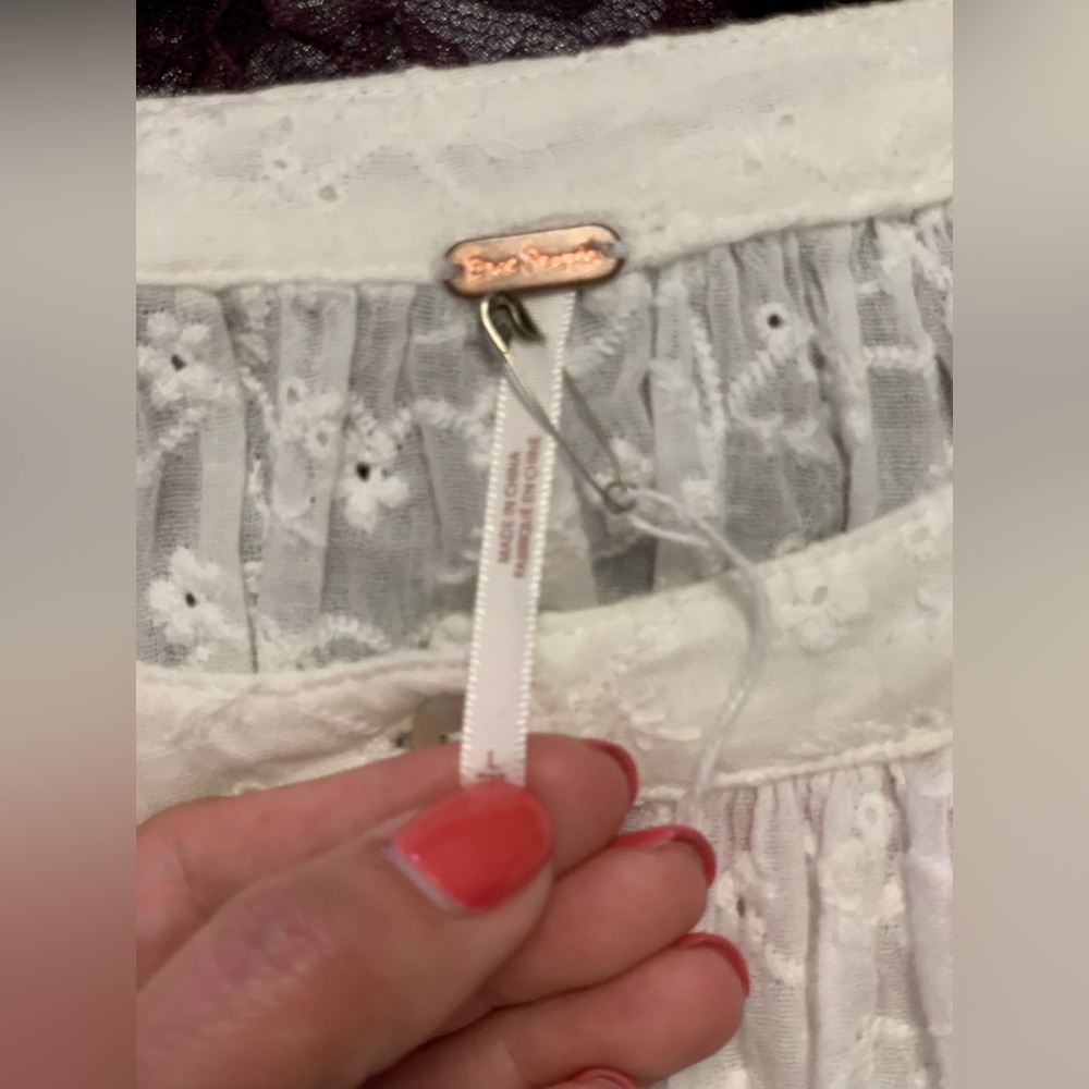 Free People Cottagecore Boho Cotton White Embroided Eyelet Blouse.  Size-Large - Picture 4 of 4